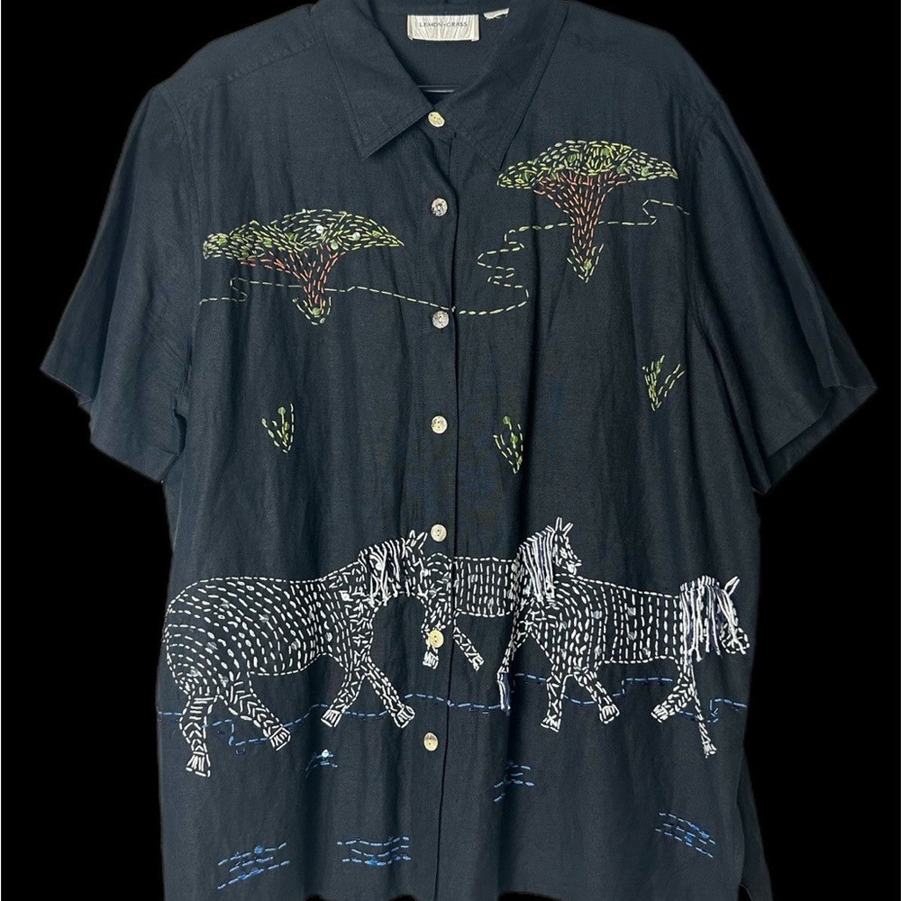 Vintage Lemon grass women’s black short-sleeved zebra and tree‎ embroidered M